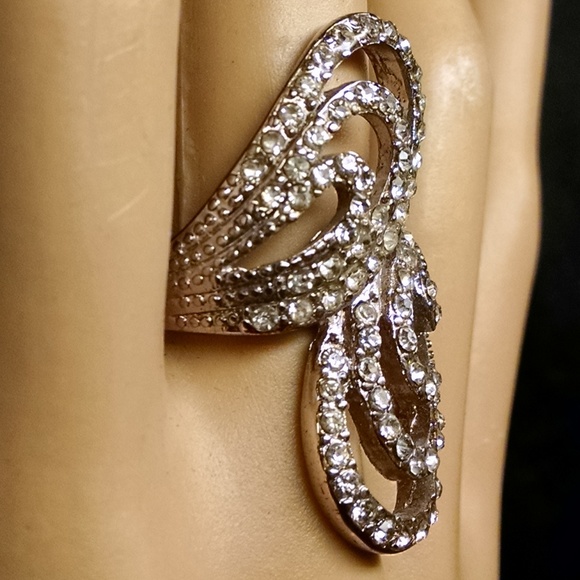 Unique Rhinestones Sexy Stylish Fashion Ring